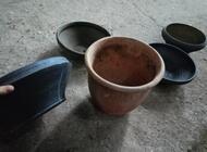 Grajewo ogłoszenia: Duże donice ogrodowe z gliny, można przemalować te ciemne. 100... - zdjęcie