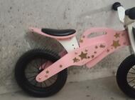 Grajewo ogłoszenia: Sprzedam drewniany rower biegowy na pompowanych kołach. 
Stan... - zdjęcie