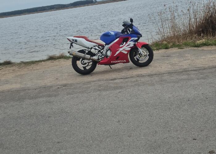 Grajewo ogłoszenia: Sprzedam honde CBR600 F4 2000rok
Motocykl chodzi ładnie, biegi...
