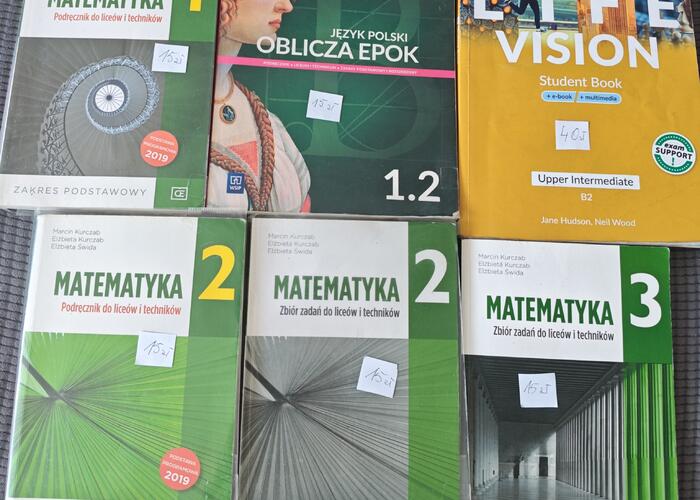 Grajewo ogłoszenia: Sprzedam podręczniki w bardzo dobrym stanie.